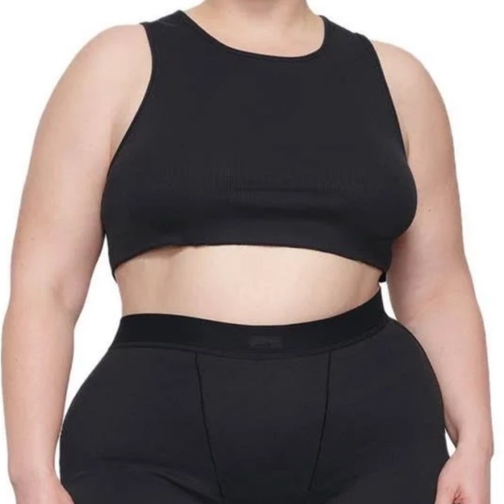 SKIMS Black Super Crop Tank Sz S